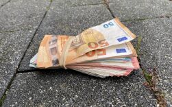 De humor ligt op straat