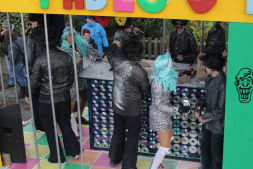 De Pretkoppen vierden COlombiaans carnaval in Pablo’s disCObar