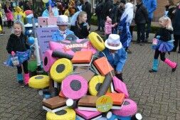 Kinderoptocht was een kleurrijke verschijning