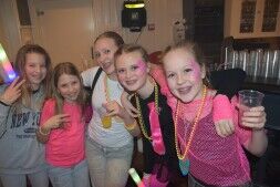 Neon Party tijdens tijnercarnaval