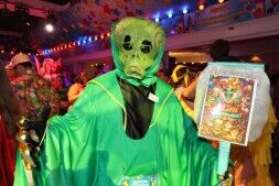 Swaeghs Zottenbal: een zaal vol gekkigheid.