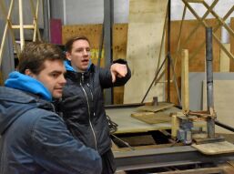 De PartyPoppers helemaal uit hun comfortzone