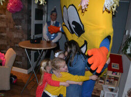 Masky op het verjaardagsfeestje