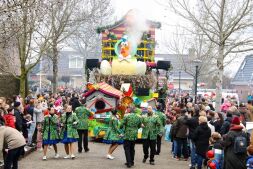 De Biermusketiers zo trots als een pauw