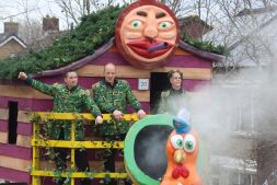 De Biermusketiers zo trots als een pauw