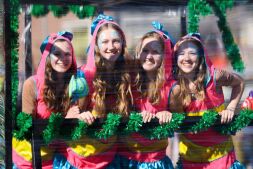 De Hofdames van 2030 als een vis in het water!