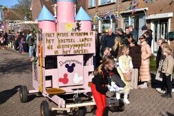 De Kinderoptocht was een onwijs uitbundige bedoening