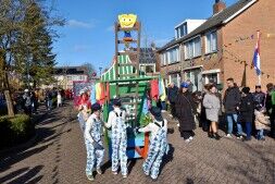 De Kinderoptocht was een onwijs uitbundige bedoening
