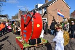 De Kinderoptocht was een onwijs uitbundige bedoening