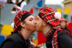 De Skuumkoppen Schots en scheef!