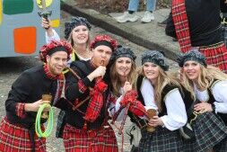 De Skuumkoppen Schots en scheef!