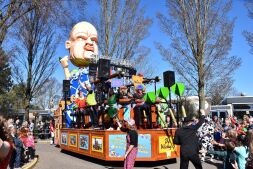 De Wicky’s gooien one-hundred-and-eighty!