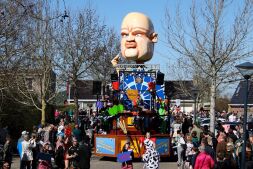 De Wicky’s gooien one-hundred-and-eighty!