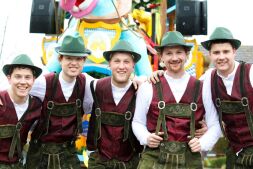 Hallo freunde und freundinnen