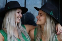 Hofdames Liza & Nicole