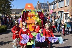 Kinderoptocht was een kleurrijke verschijning