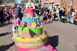 Kinderoptocht was een kleurrijke verschijning