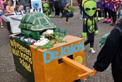 Kinderoptocht was een onwijs vrolijke boel