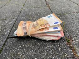 De humor ligt op straat