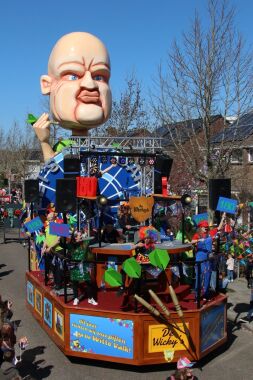 De Wicky’s gooien one-hundred-and-eighty!