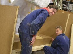 De Lamstralen gaan achter de muziek aan