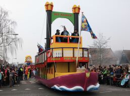 De Prinsenwagen is standaard de hekkensluiter