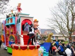 Gemaskerd en al vierden De Hatseflatsers Venetiaans carnaval!