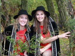 Hofdames Ronny & Elise