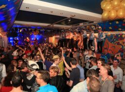 Jubileumfeest met Prominenten