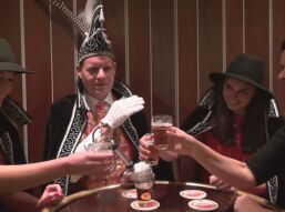 Masker in Mannequin challenge