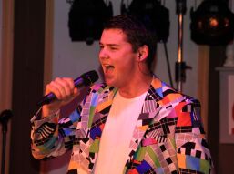 Met Het Masker op de Buhne