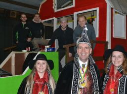 Na de boeren en de leraren nu ook De Gespierde Spijkers