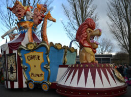 Plopkoppen zeggen; Hooggeëerd publiek