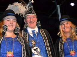 Prins CoBra en Hofdames Kelly & Rianne