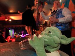 Vreemde snuiters op de Bühne!